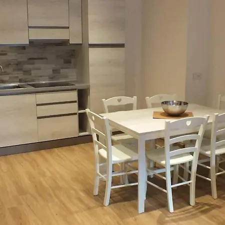 Apartment Sclap - *